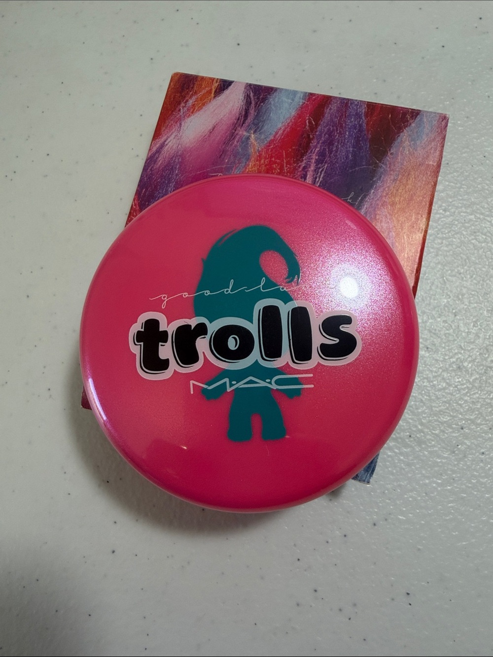 NIB! Mac Cosmetics Trolls Collection Beauty Powder In Color “GLOW RIDA” - Picture 4 of 6